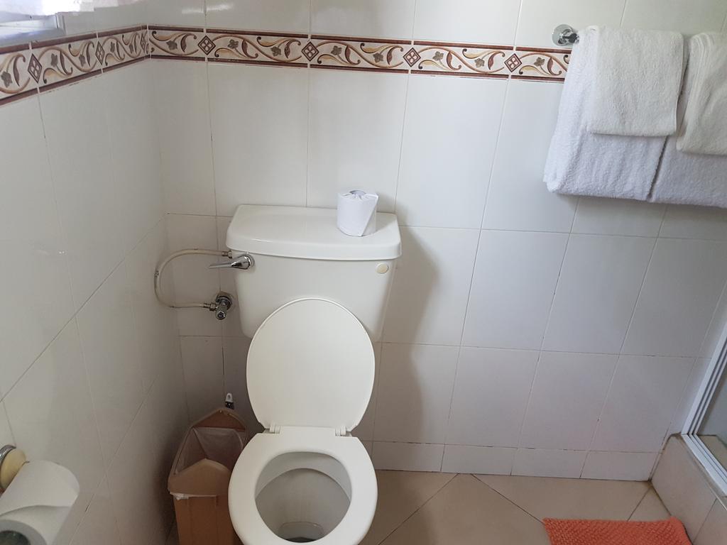 Naos Inn Dansoman Εξωτερικό φωτογραφία